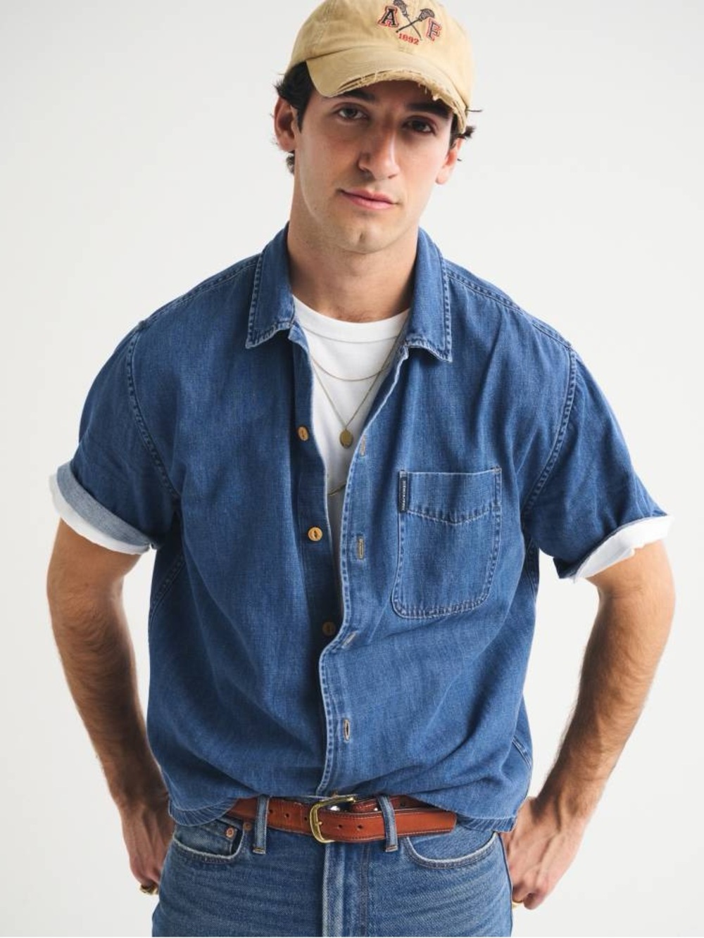 Abercrombie & Fitch Men’s Relaxed Fit Short Sleeve Denim Button Up Shirt L